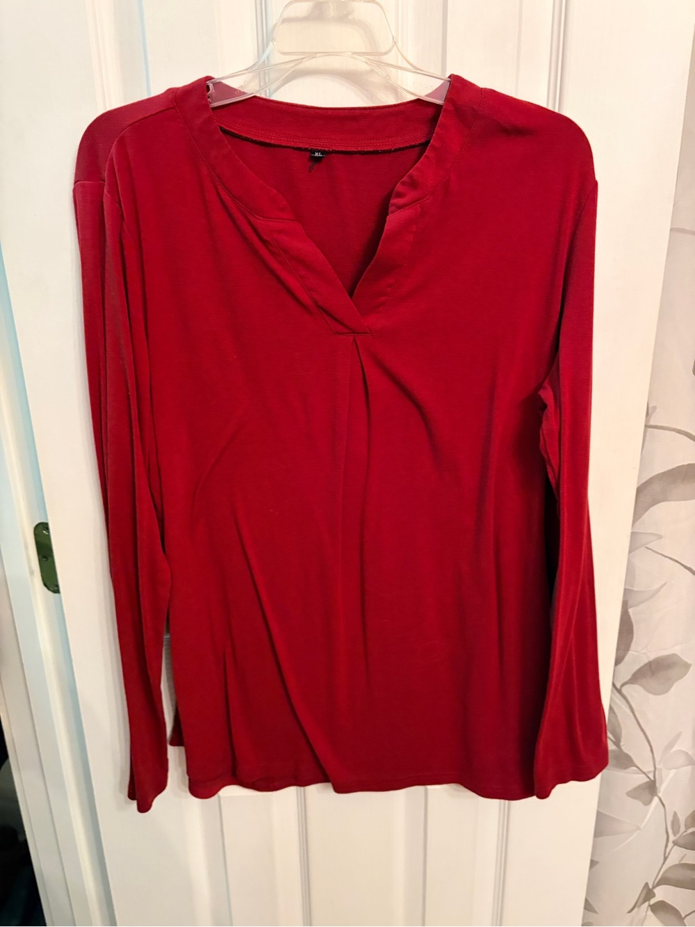 Source Unknown Red Long-Sleeve V-Neck Top